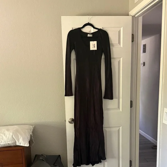 NWT Dissh Lea black sleeved maxi dress size 2 - Picture 1 of 5